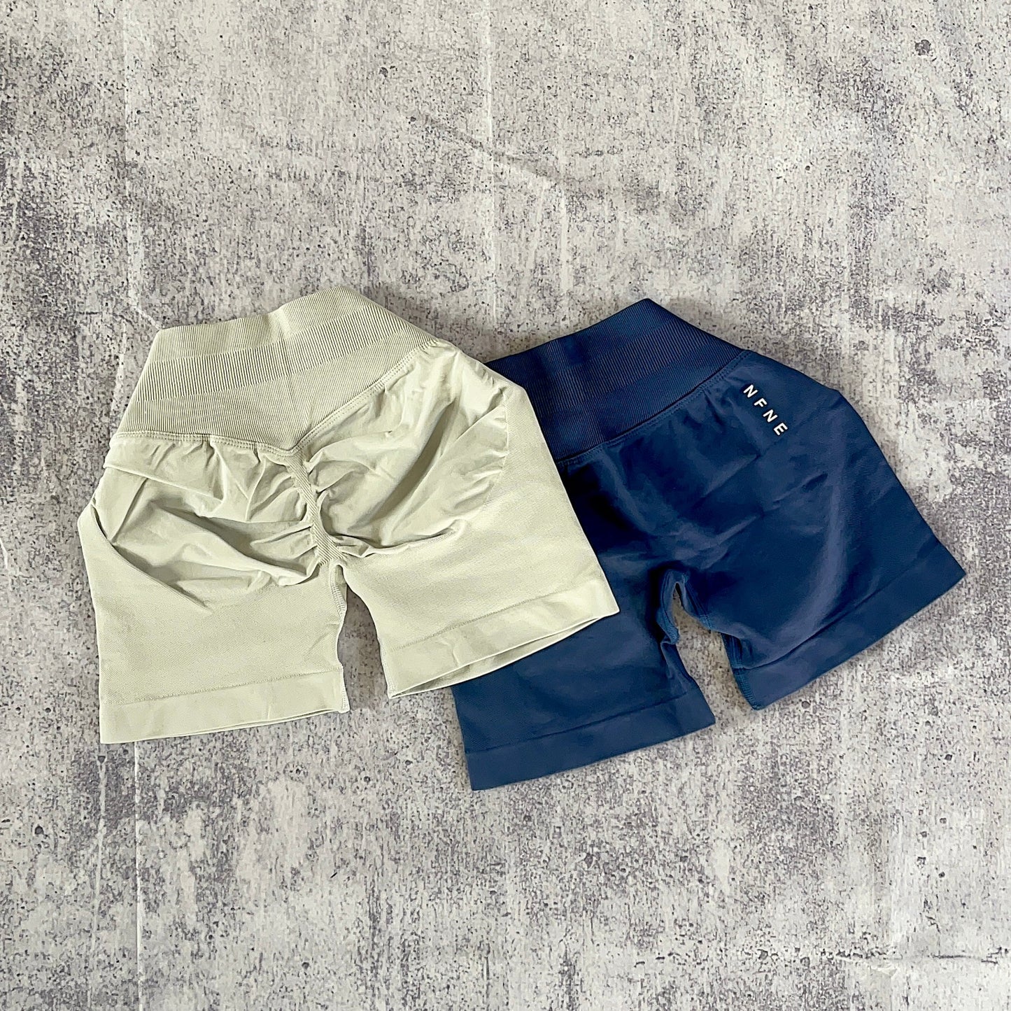 Essential seamless shorts