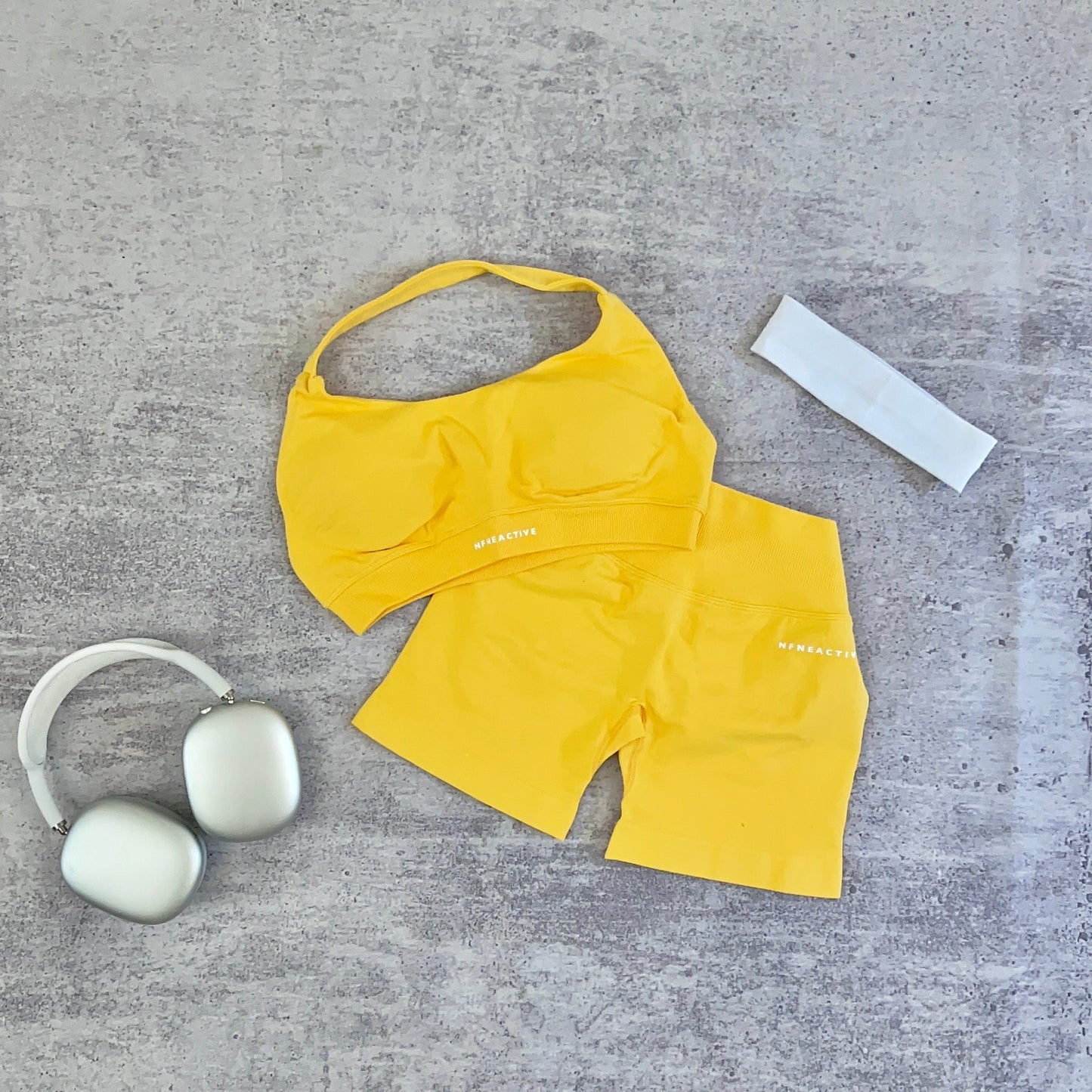 Essential seamless shorts