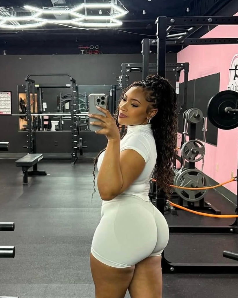 Essential seamless shorts