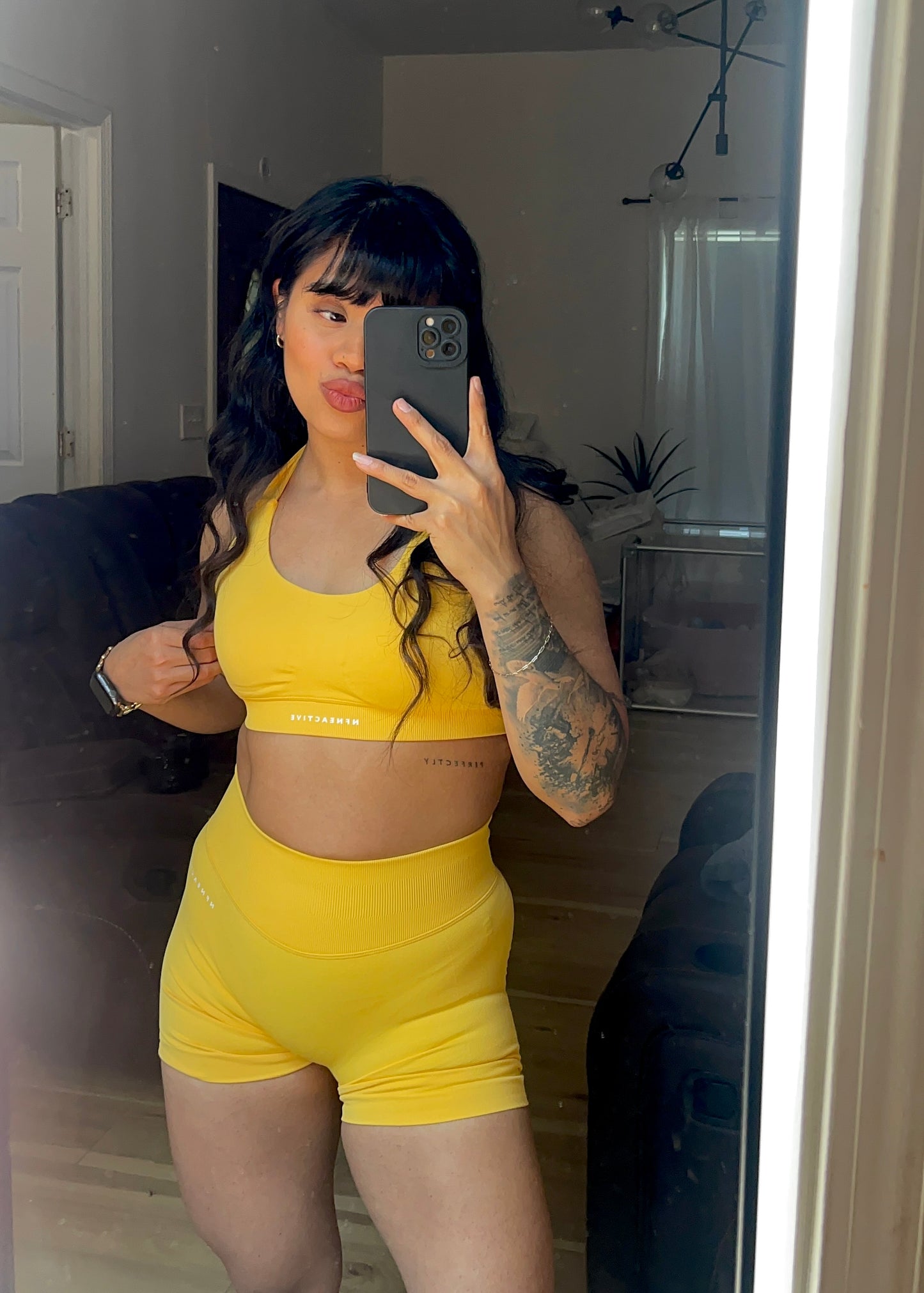 Essential seamless shorts